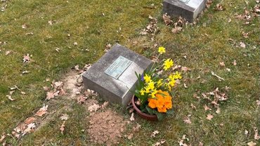 Blumenschmuck zum Gedenken